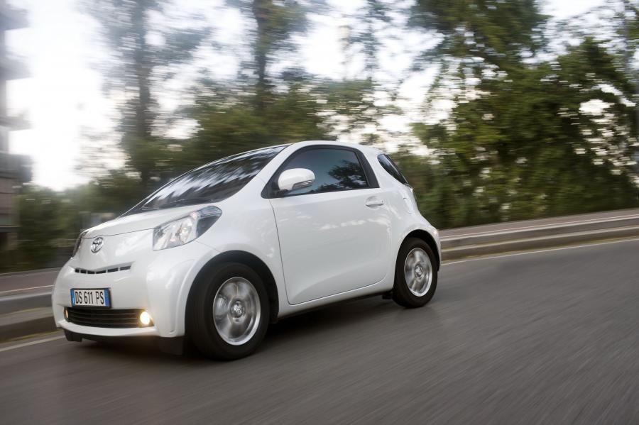  Toyota iQ 2008 года  (фото 192 из 225)